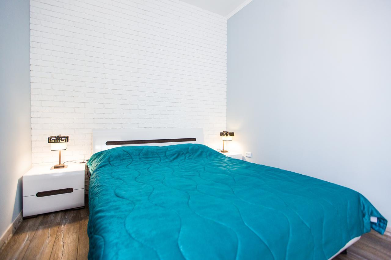 1 Bedroom Apartment Near Elizabeth'S The Cathedral Leopoli Esterno foto